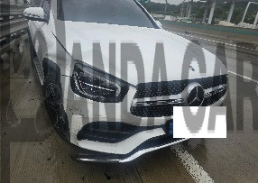 2022 Mercedes-Benz GLC300 4MATIC, photograph 3