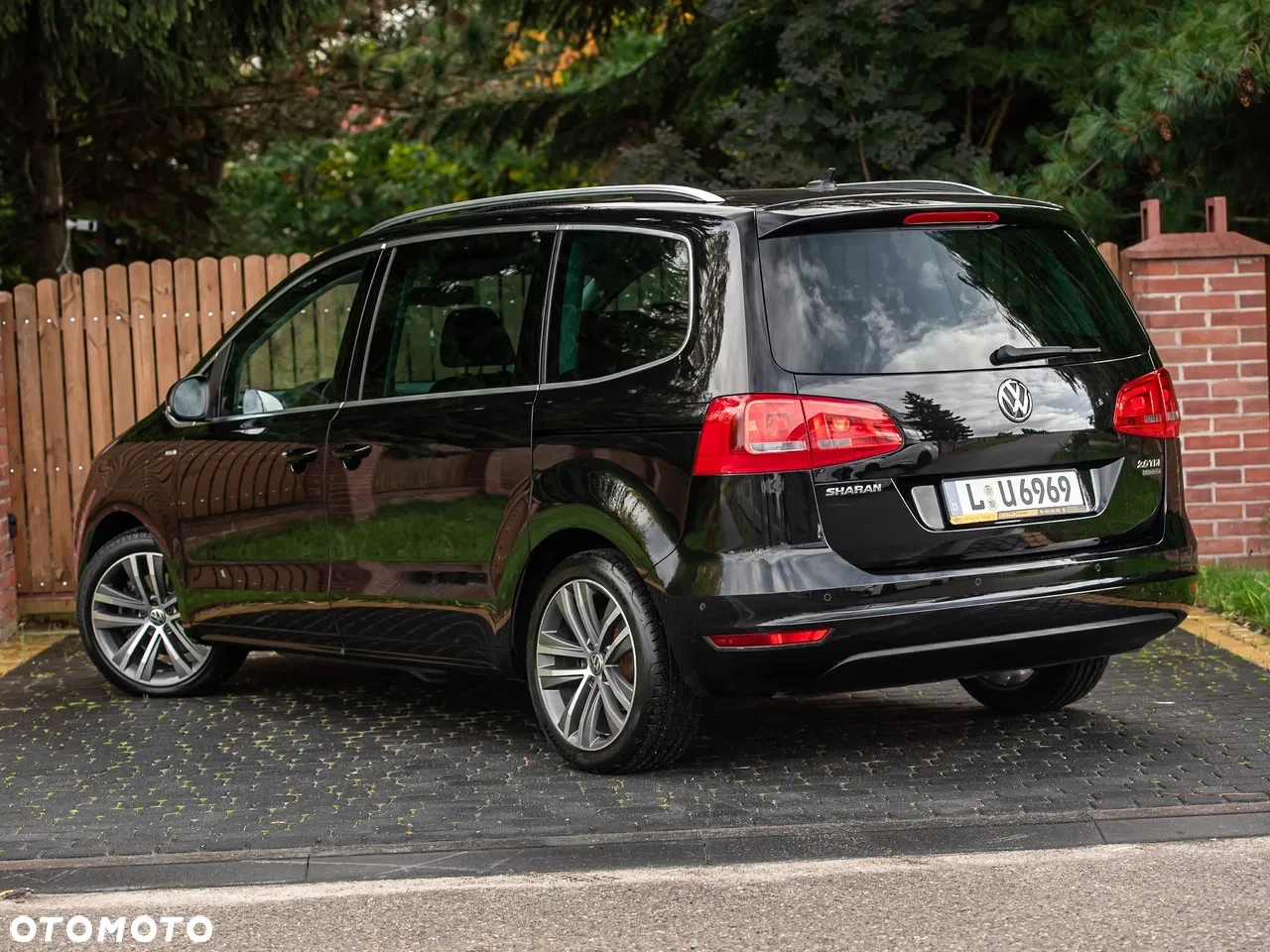 2012 Volkswagen Sharan 2.0 TDI BlueMotion Technology Match, photograph 11