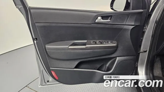 Kia Sportage Diesel 2.0 2WD — photo 1 of 31