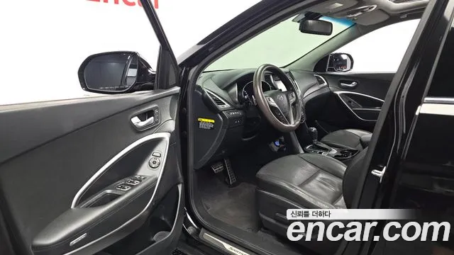 2016 Hyundai Santafe Diesel 2.0 2WD, photograph 3