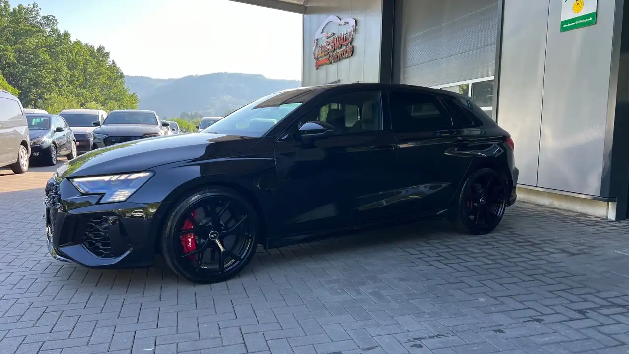 2022 Audi RS3 Sportback 2.5 TFSI quattro S Line *Black*App, photograph 3