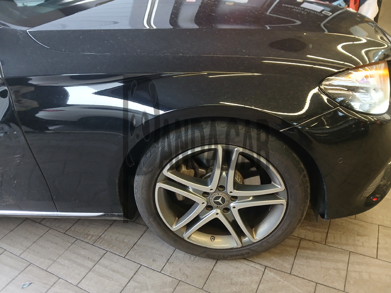 2017 Mercedes-Benz E220 d, photograph 2