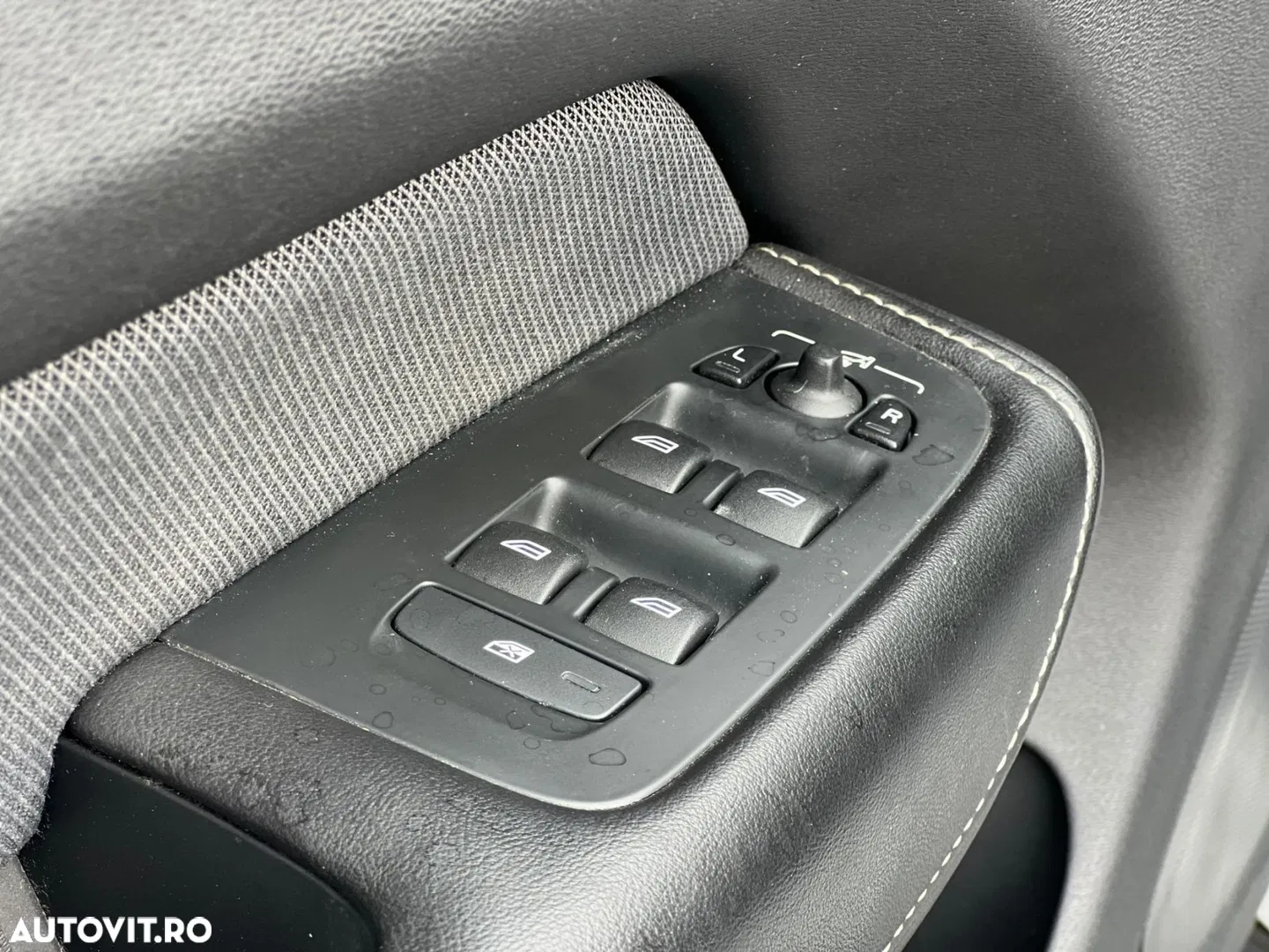2020 Volvo XC 60 D4 R-Design, photograph 11