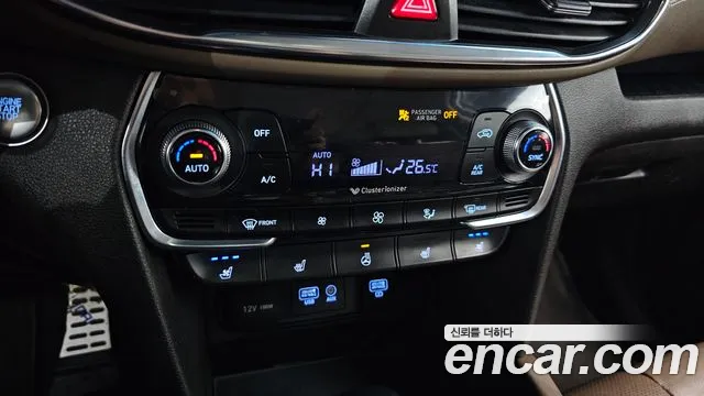 2019 Hyundai Santafe Diesel 2.0 2WD, photograph 2