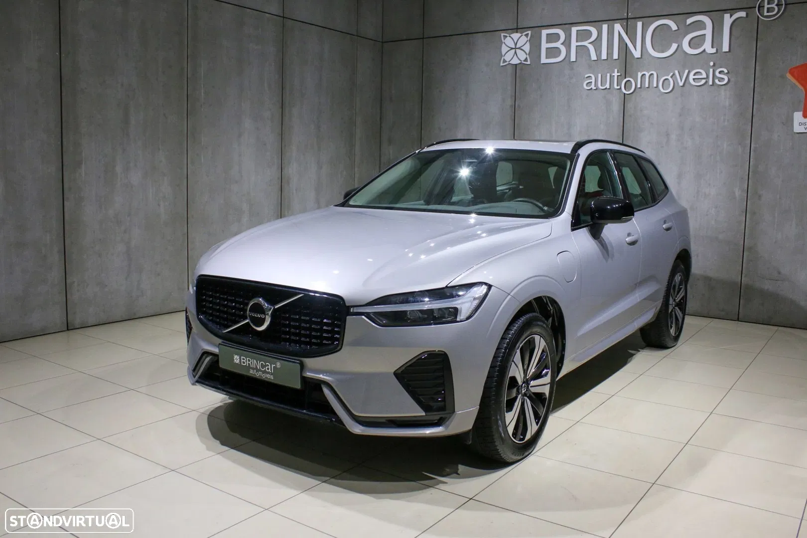 2023 Volvo XC 60 2.0 T6 PHEV Plus Dark AWD, photograph 3