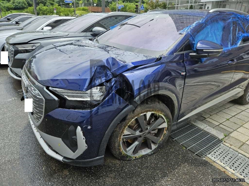 2023 Audi Q4 40 etron, photograph 8