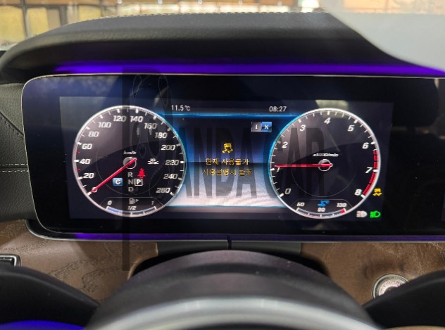2019 Mercedes-Benz E300 4Matic, photograph 3