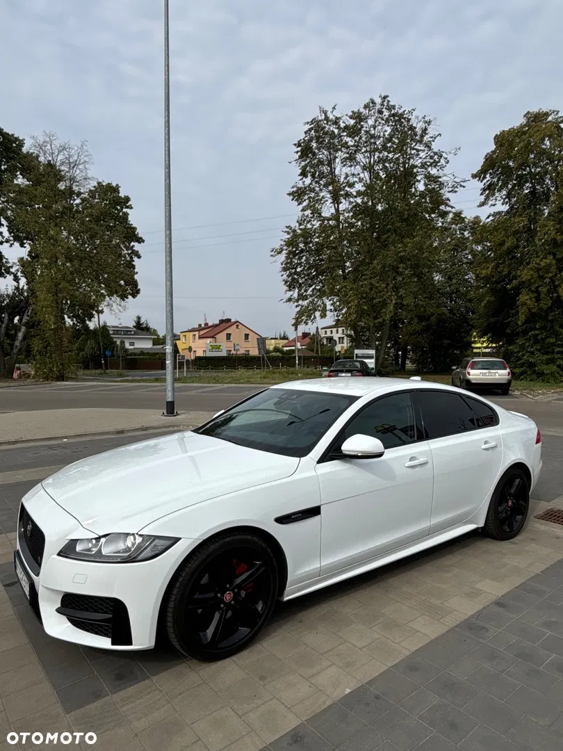 Jaguar XF 2.0 i4D R-Sport — photo 1 of 26