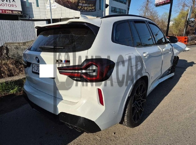 2022 BMW X3 M Competition, photograph 3