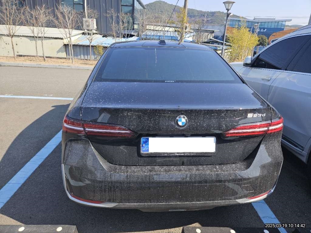 2024 BMW 523d, photograph 3