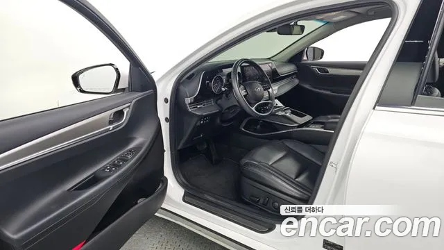 2021 Hyundai Grandeur 2.5, photograph 4