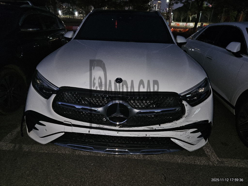 2025 Mercedes-Benz GLC300 4MATIC, photograph 1