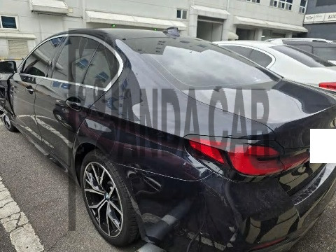 2021 BMW 530e, photograph 2