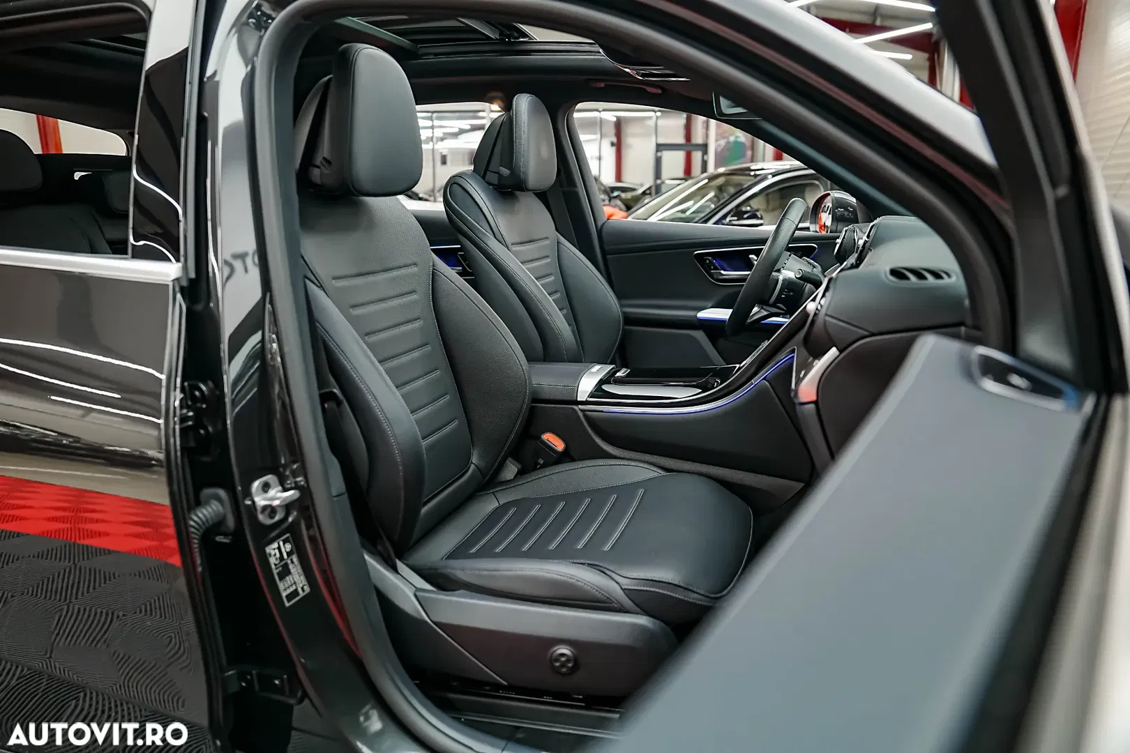 2023 Mercedes-Benz GLC 300 e 4Matic 9G-TRONIC, photograph 6