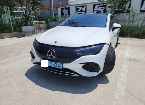 2022 Mercedes-Benz EQE350 + model 2022, photograph 1