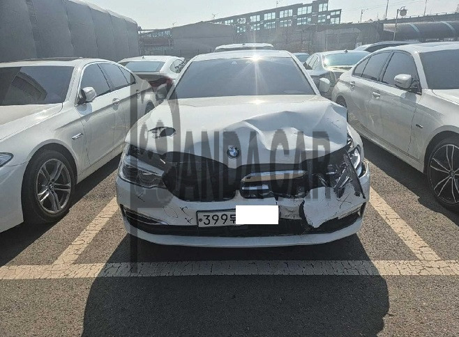 2020 BMW 530e iPerformance Luxury, photograph 1