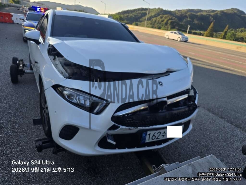 2022 Mercedes-Benz A200 d Sedan, photograph 1