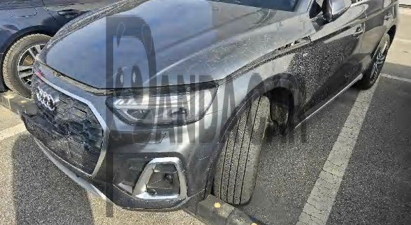 2021 Audi Q5 45 TFSI quattro, photograph 2