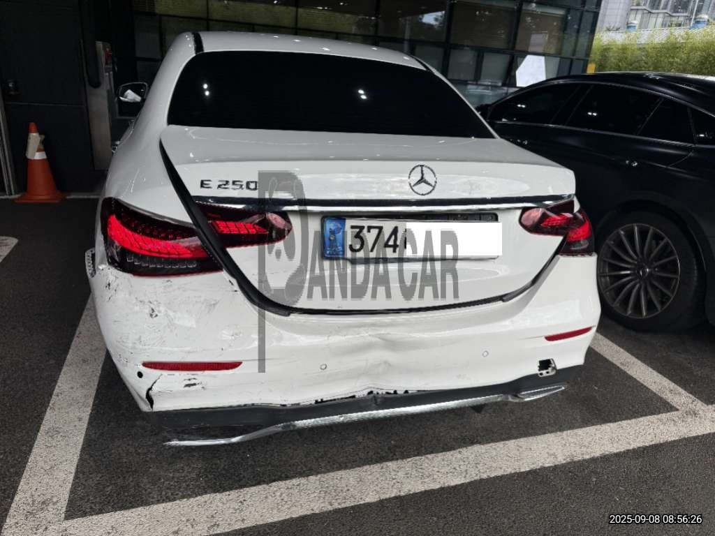 2023 Mercedes-Benz E250, photograph 3