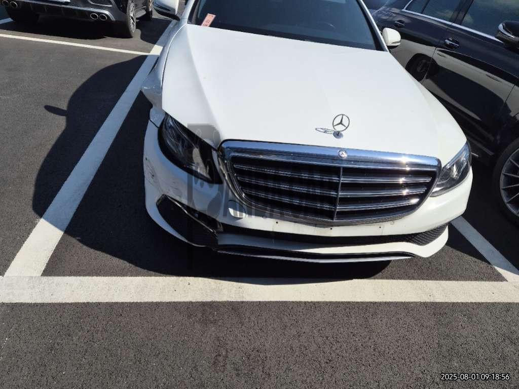 2017 Mercedes-Benz E220 d, photograph 2