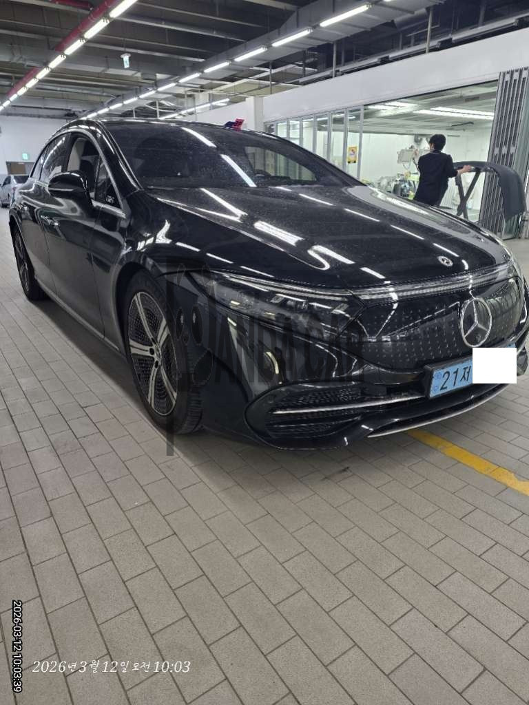 2022 Mercedes-Benz EQS450 +, photograph 4