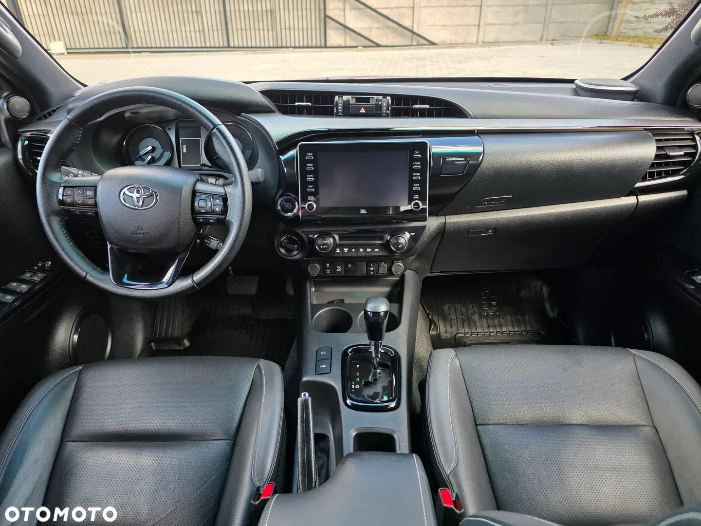 2023 Toyota Hilux 2.8 D-4D Double Cab Invincible 4x4, photograph 4