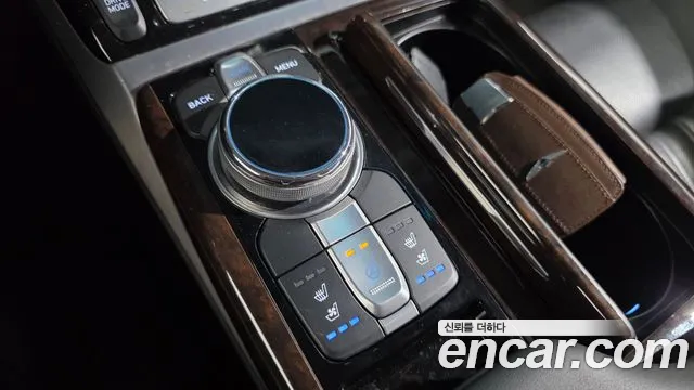 Genesis EQ900 3.8 GDI — photo 1 of 35