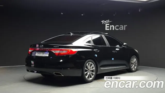 2015 Hyundai Grandeur HG240 Modern, photograph 7