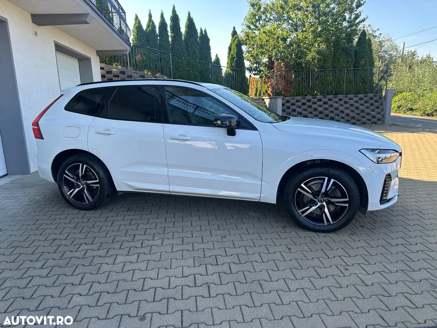 2022 Volvo XC 60 B4 MHEV AWD R-Design, photograph 5