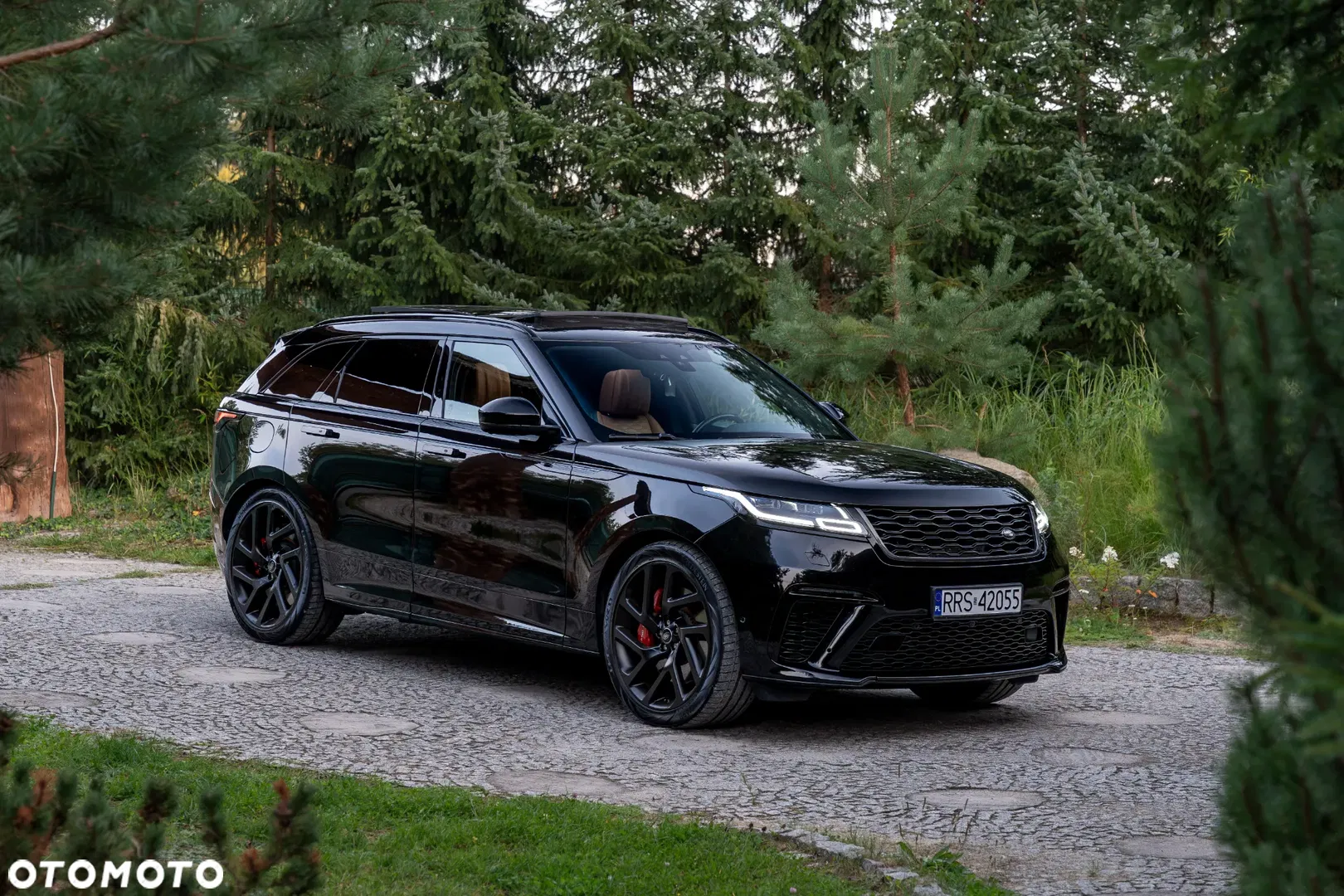 Land Rover Range Rover Velar — photo 1 of 40
