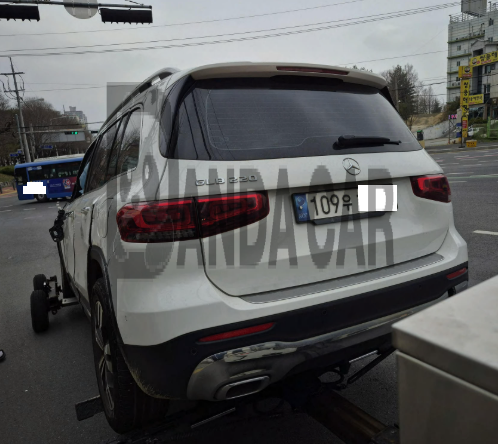 2021 Mercedes-Benz GLB220, photograph 5