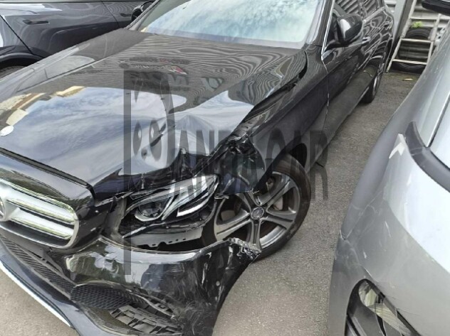 2017 Mercedes-Benz E300, photograph 4