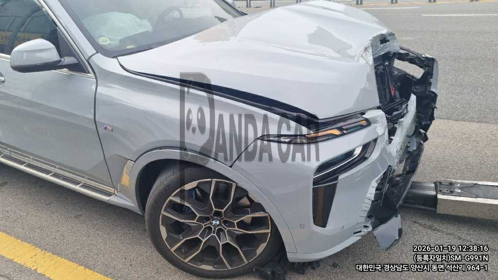 2024 BMW X7 xDrive40i, photograph 2
