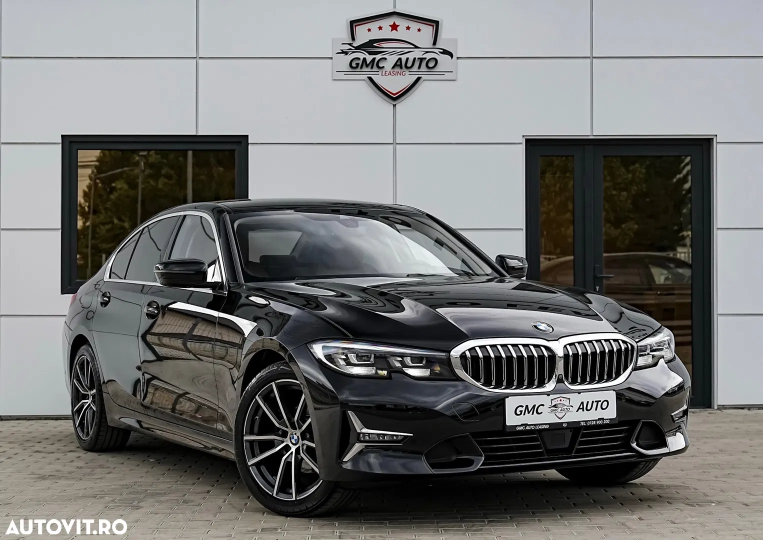 2021 BMW Seria 3, photograph 2