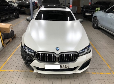 2021 BMW M550i xDrive, photograph 1