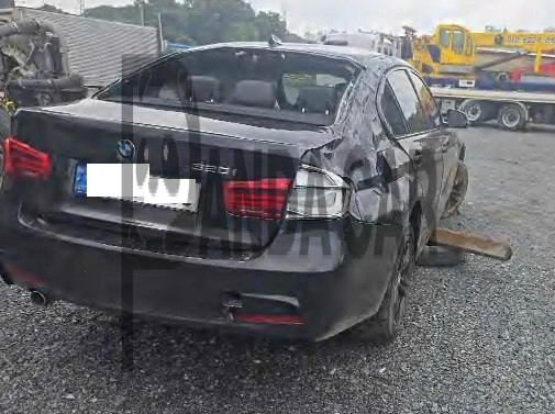 2018 BMW 320i, photograph 2