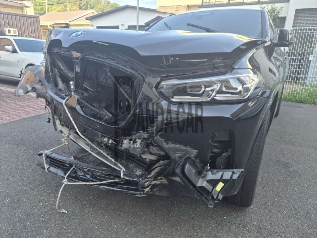 2024 BMW X4 xDrive20i, photograph 2