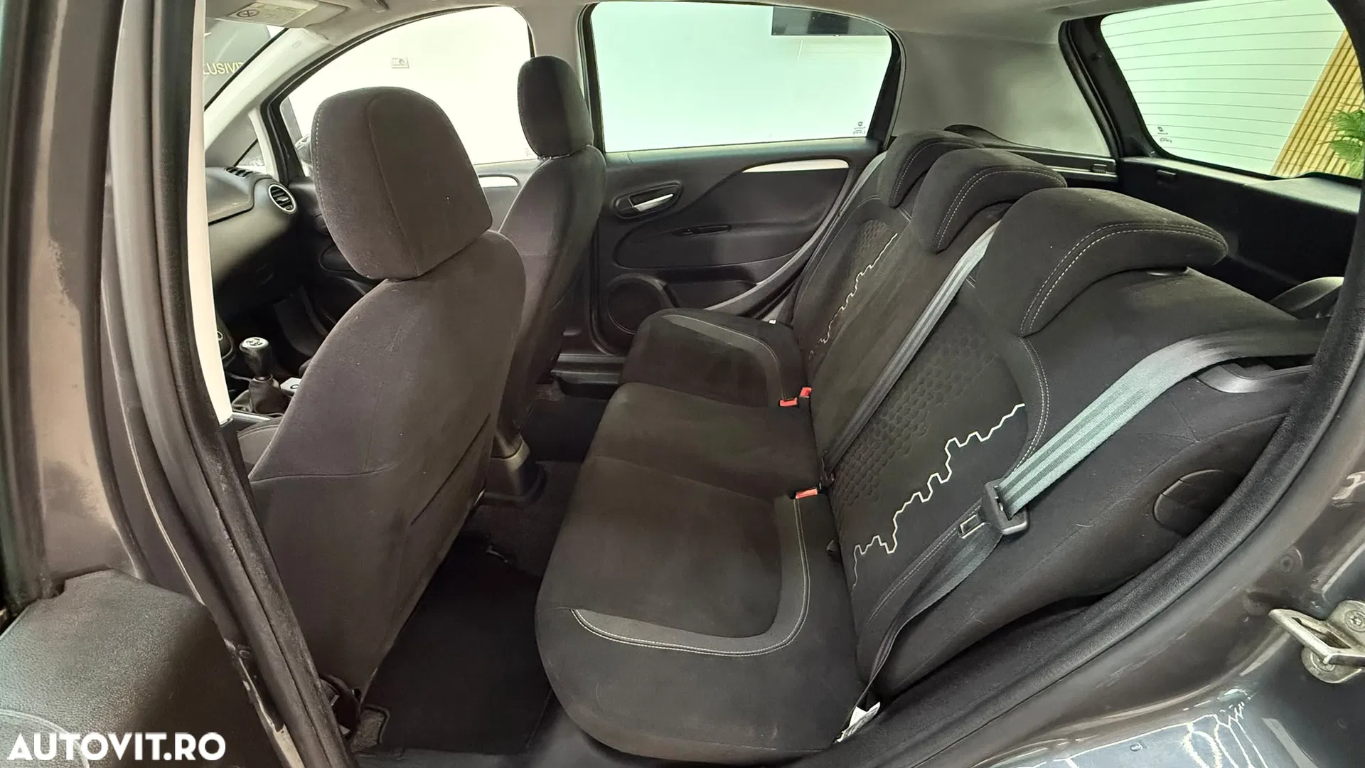 2016 Fiat Punto, photograph 12