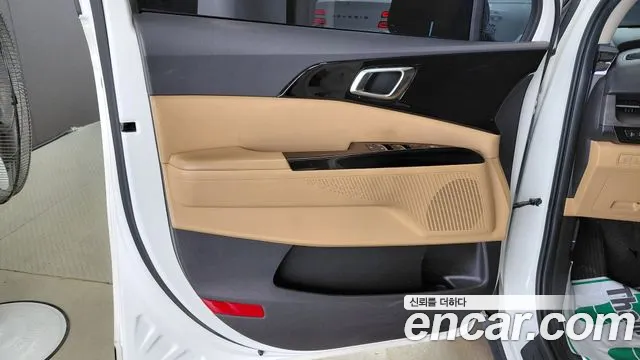 2022 Kia Canival Diesel 9-Seater Prestige, photograph 2