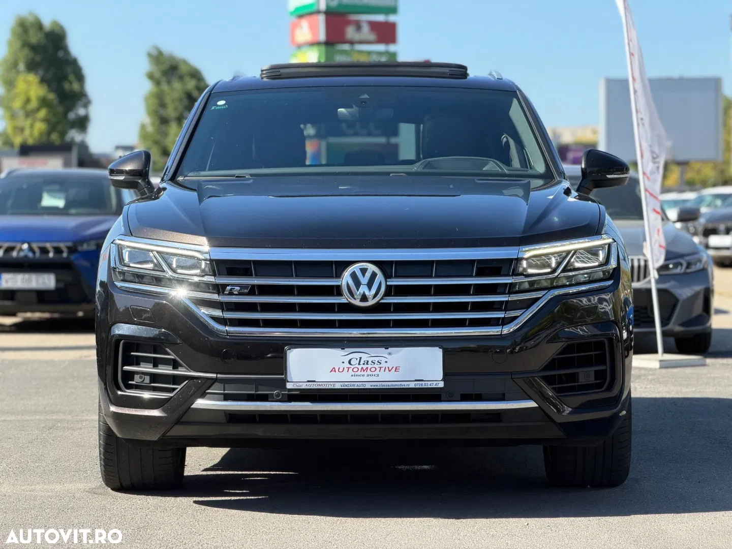 2019 Volkswagen Touareg V6 TDI 4MOTION R-Line, photograph 2