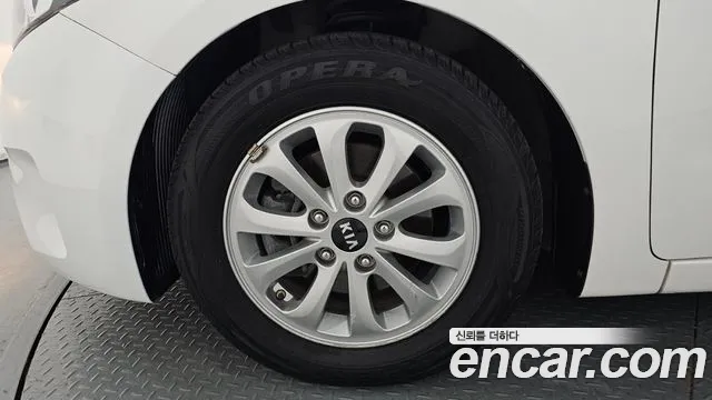 2017 Kia K3 Deluxe, photograph 11