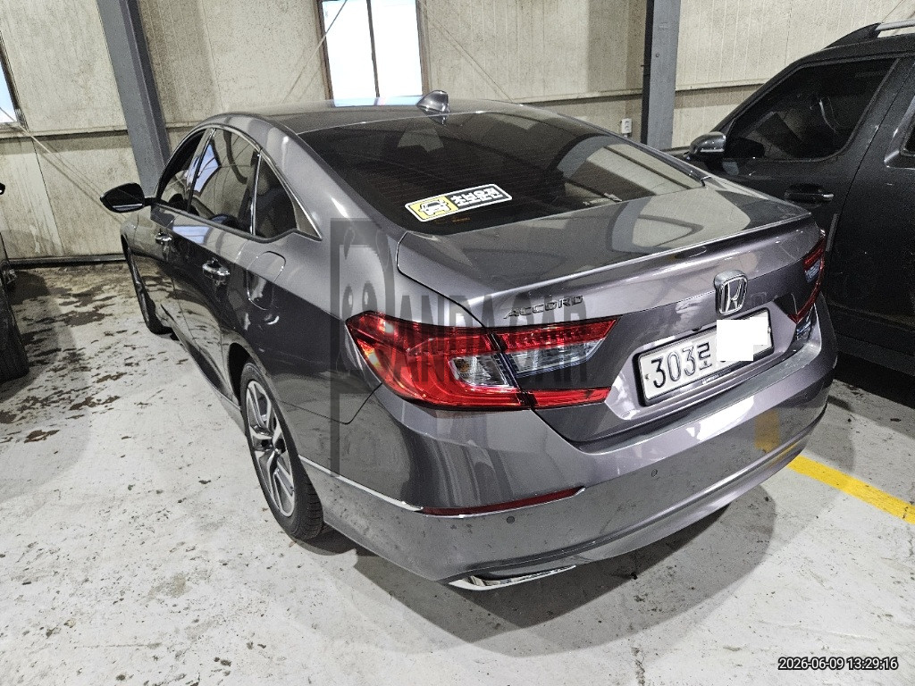 2018 Mercedes-Benz E220 d, photograph 2