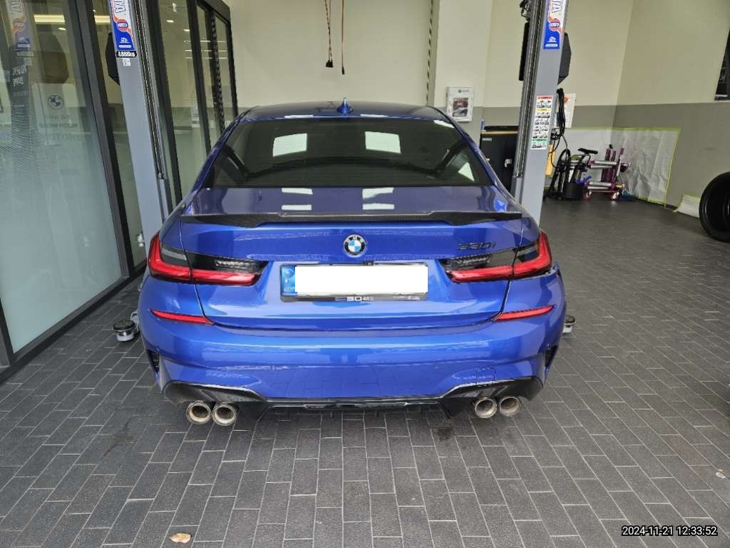 2019 BMW 330i M Sport Package, photograph 3