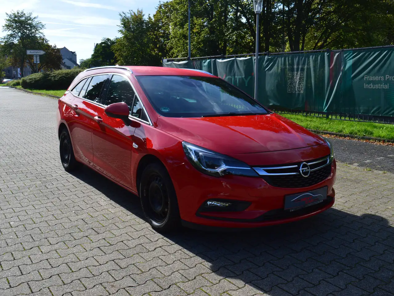 2016 Opel Astra Innovation Start/Stop, photograph 3