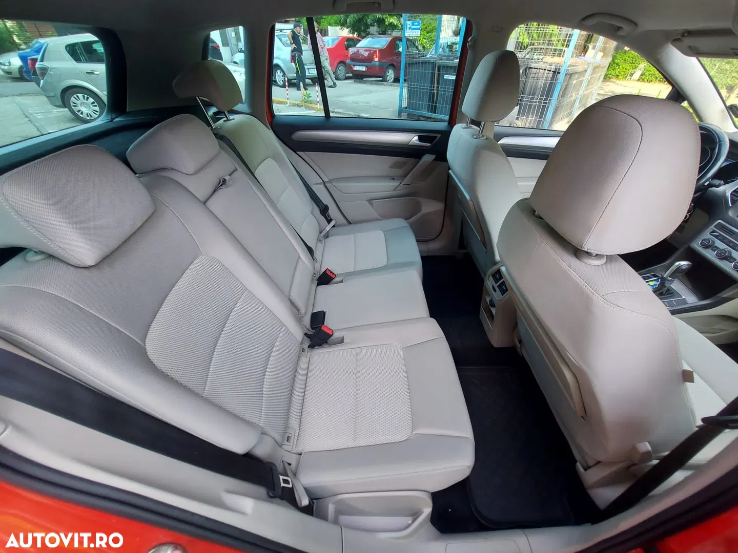2015 Volkswagen Golf Sportsvan 1.6 TDI DPF DSG BMT Comfortline, photograph 9