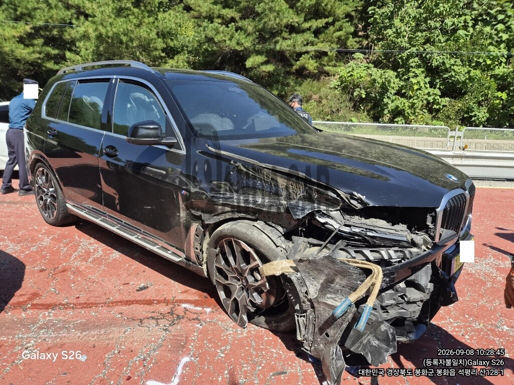 2025 BMW X7 xDrive40i, photograph 4