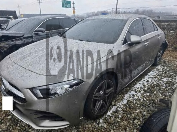 2020 Mercedes-Benz A220 Sedan, photograph 4
