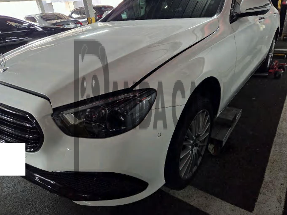 2022 Mercedes-Benz E250, photograph 5