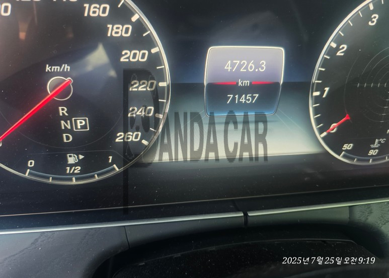 2019 Mercedes-Benz E300 4Matic, photograph 3
