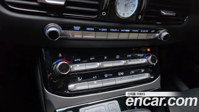 Genesis EQ900 3.8 GDI — photo 1 of 34